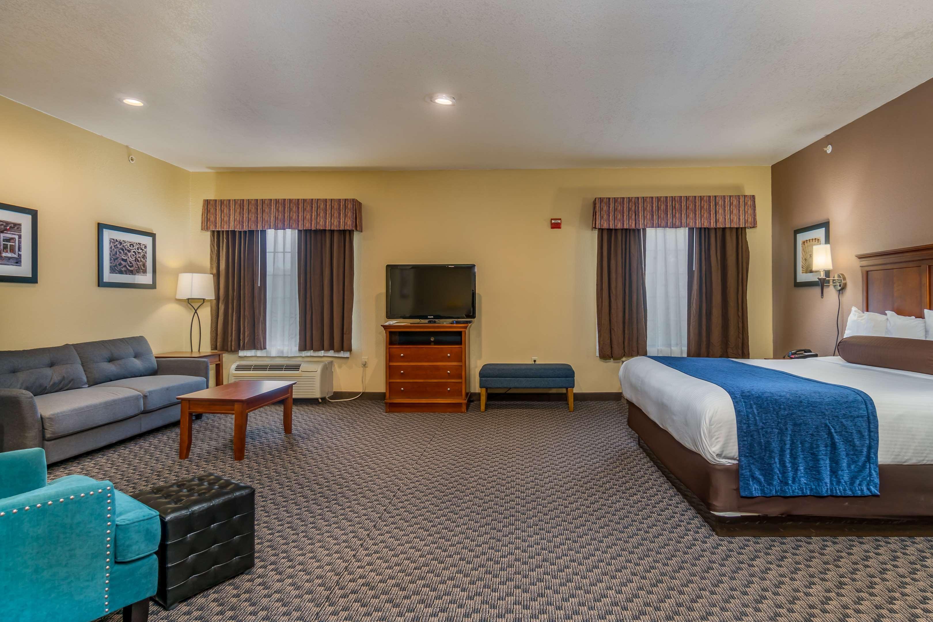 Best Western Plus Shamrock Inn & Suites Exterior photo