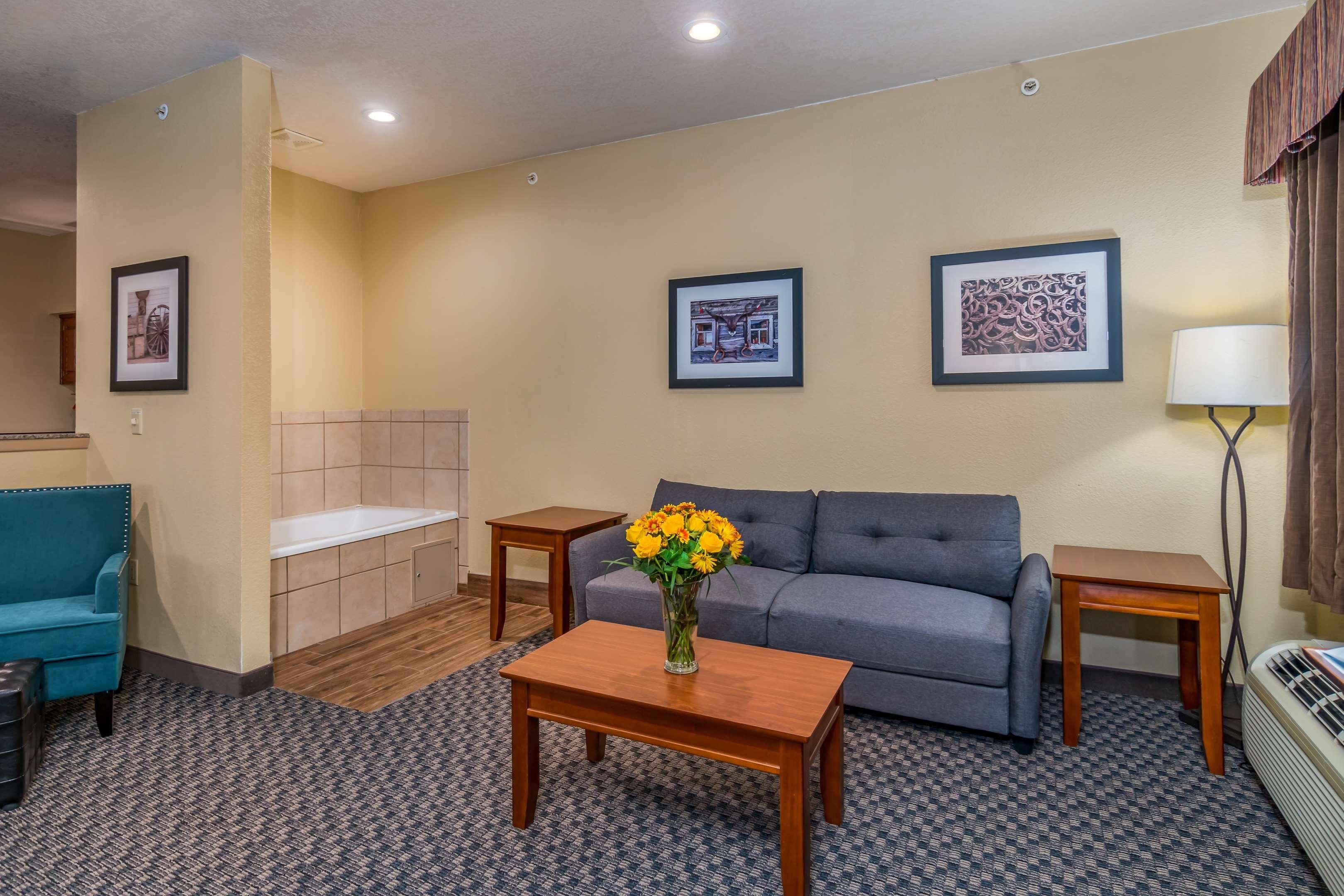Best Western Plus Shamrock Inn & Suites Exterior photo