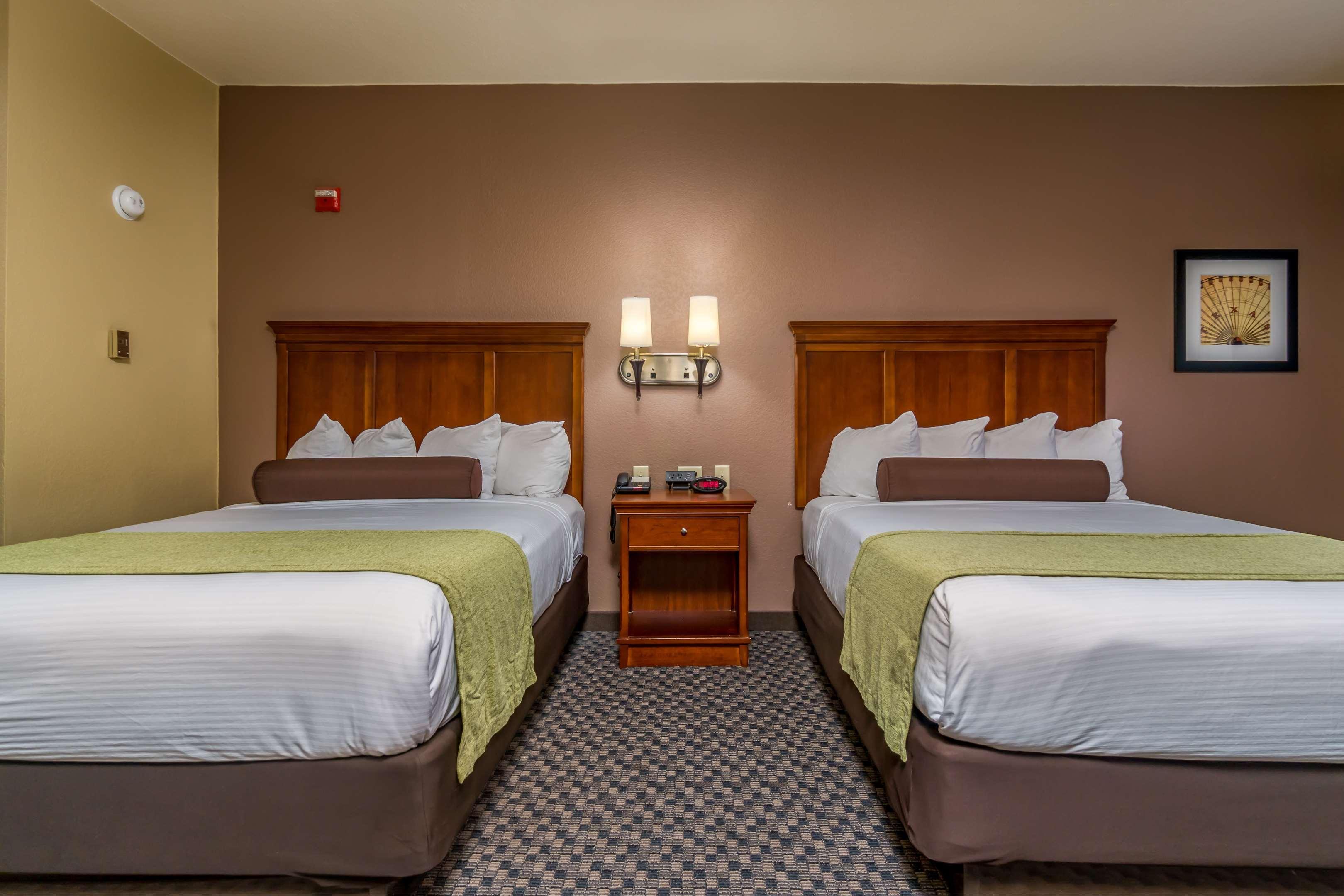 Best Western Plus Shamrock Inn & Suites Exterior photo