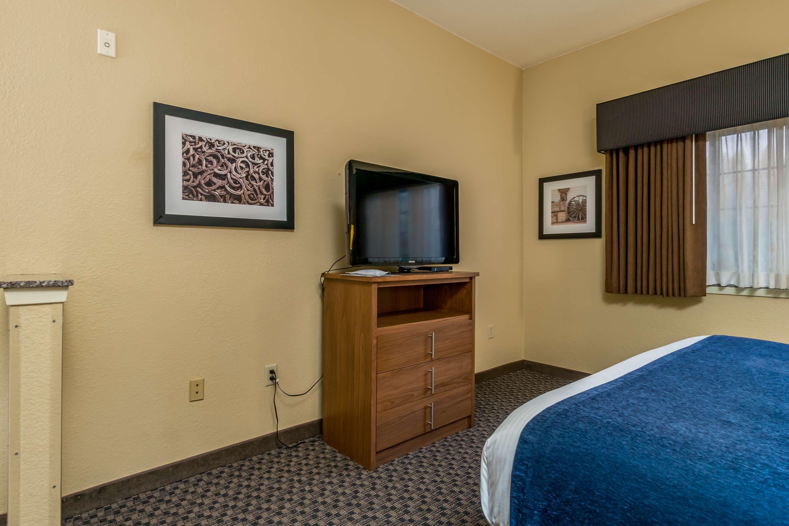 Best Western Plus Shamrock Inn & Suites Exterior photo