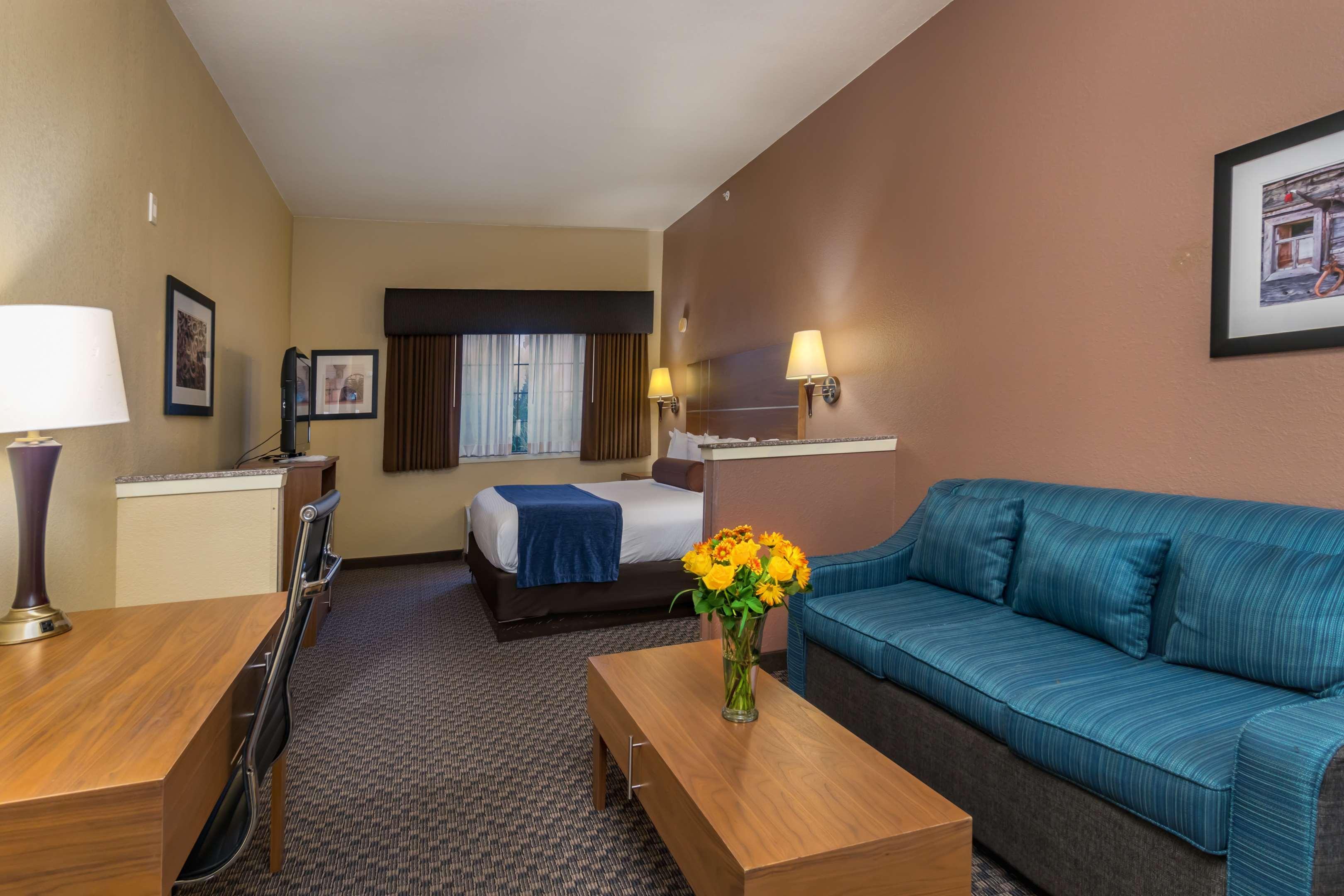 Best Western Plus Shamrock Inn & Suites Exterior photo