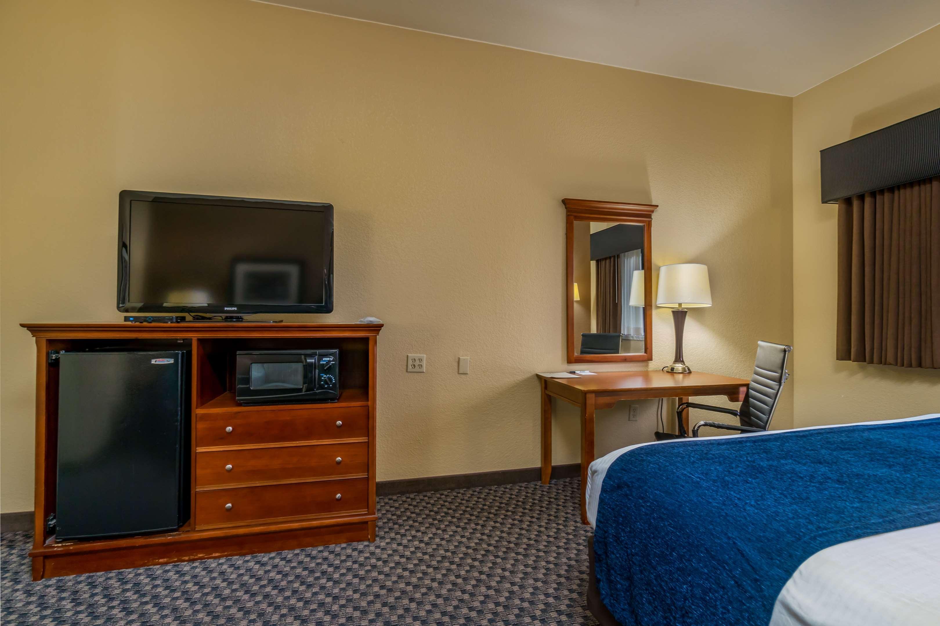 Best Western Plus Shamrock Inn & Suites Exterior photo