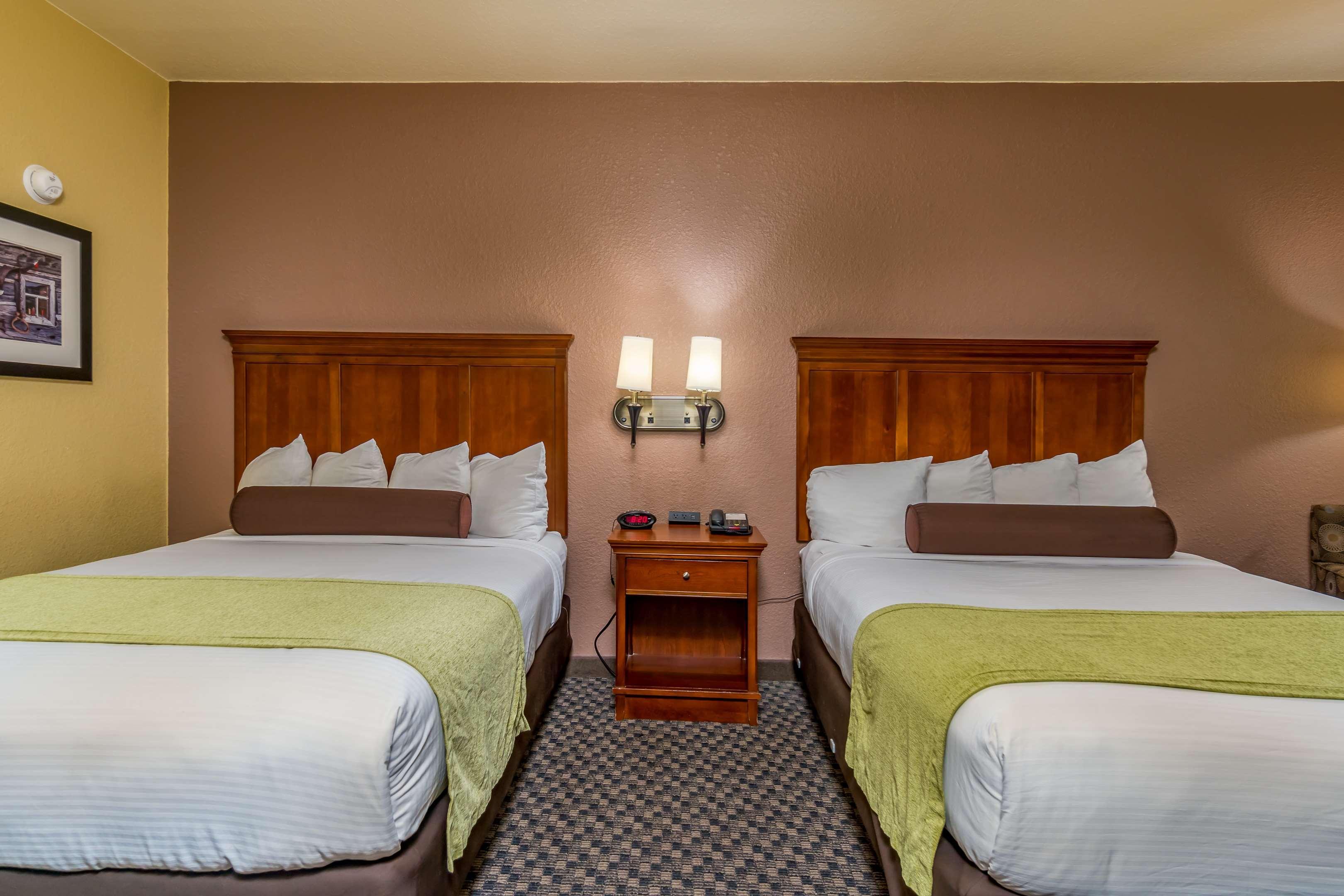 Best Western Plus Shamrock Inn & Suites Exterior photo